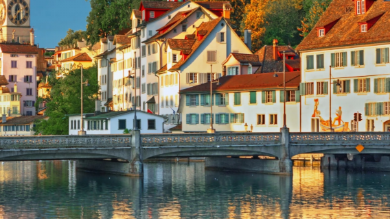 Escape the Hustle: Zurich's Hidden Gems Day Tour – Waterfalls, Sculptures & Lakeside Bliss