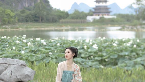 封開Tripメモリー【千層峰国家地質公園/大斑石景区でのフォトグラファー同行サービス、ドローン撮影、ウェディングフォト、ポートレート撮影、多言語対応の現地ガイド兼カメラマン】