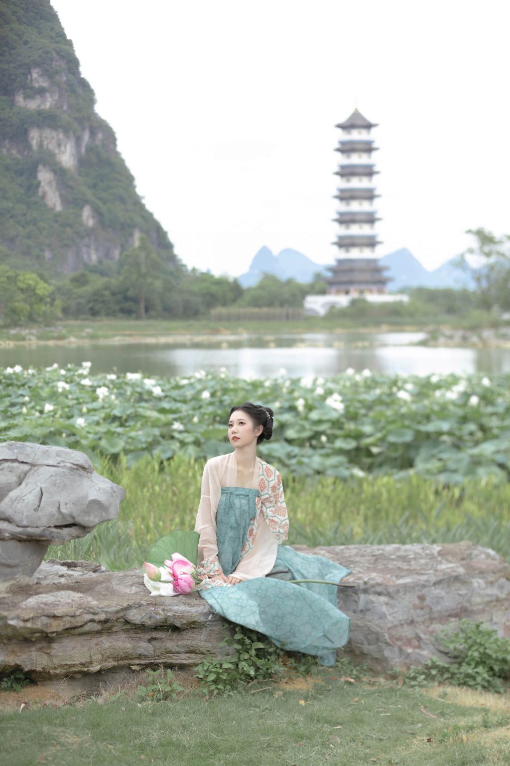 封開Tripメモリー【千層峰国家地質公園/大斑石景区でのフォトグラファー同行サービス、ドローン撮影、ウェディングフォト、ポートレート撮影、多言語対応の現地ガイド兼カメラマン】