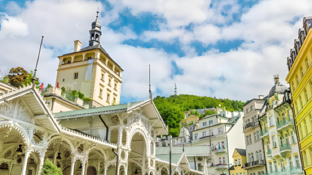 Hot Springs Healing + Old Town Sunset: Prague + Karlovy Vary Private Charter Day Tour