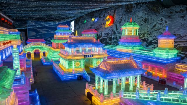 Beijing Winter Private Tour: Ming Tombs Wall & Lantern Festival (Tickets Included)