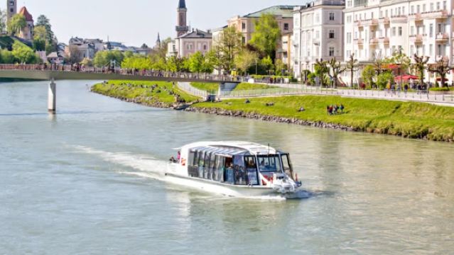 ออสเตรีย ซาลซ์บูร์ก: การล่องเรือแม่น้ำซาลซ์คัค + อาหารเย็น + คอนเสิร์ตที่ป้อมปราการ