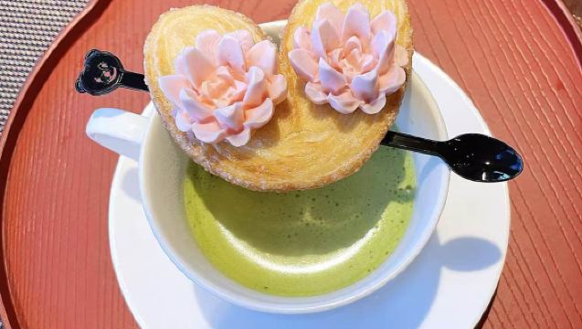 Pengalaman Pelancongan Tasik Swan di Tasik Yamanaka: Buat Poskad Sendiri, Minuman Percuma Matcha Latte Cinta, Terhad Musim, Kenangan Bermain di Tasik Yamanaka Gunung Fuji, Pilihan Fotografi Eksklusif, Seni Budaya