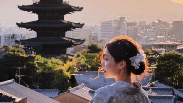 ออกเดินทางจากโอซากะ: ทัวร์ 1 วัน ชมวัดคิโยะมิซุและวัดไดโกจิในเกียวโต พร้อมสวมชุดกิโมโน