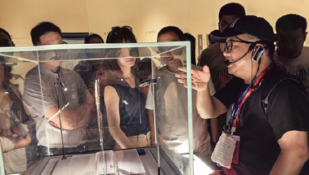 Gan Xiao Tuan + Perkhidmatan Pemandu Pelancong Sertai + 3 jam penerangan terperinci Taman Peninggalan Negara Marquis Haihun Dinasti Han Nanchang