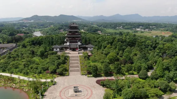 Chartered tour | Day trip to Huaminglou + Shaoshan + Mao Zedong's Former Residence + Bronze Statue Square + Mao Zedong Memorial Hall