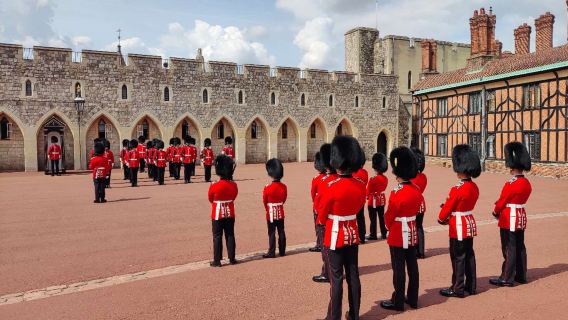Termasuk makan tengah hari untuk kumpulan kecil 15 orang berbahasa Cina di London Windsor + Oxford | Langkau barisan Windsor & penerangan terperinci Oxford