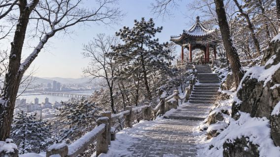 Dagstur til Beishan Park + Jilin Katolske Kirke + Songhua-floden