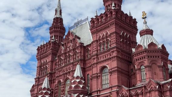 Rusia · Moscow | Penerangan berpandu Bahasa Cina di Grand Kremlin Palace + Dataran Merah (termasuk tiket masuk)