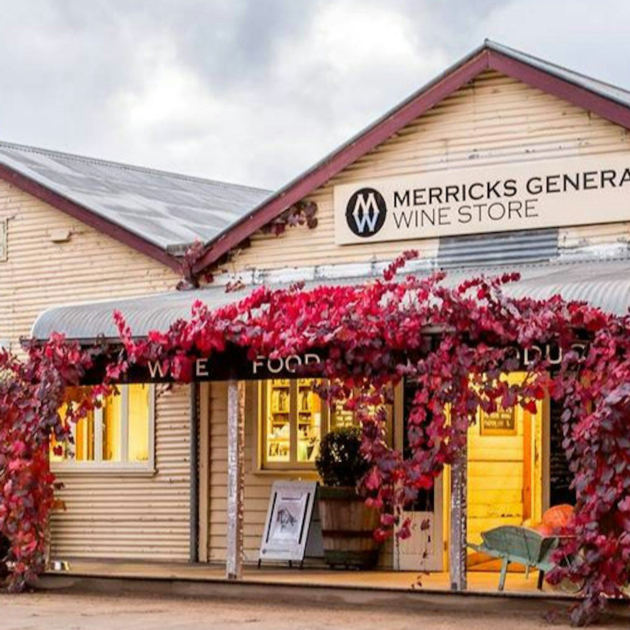 Mornington Peninsula: Guided Wine Tour from Melbourne + Lunch