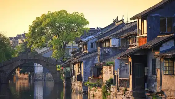 上海朱家角古鎮水鄉包團半日遊（可選手搖船+古鎮特色小吃）