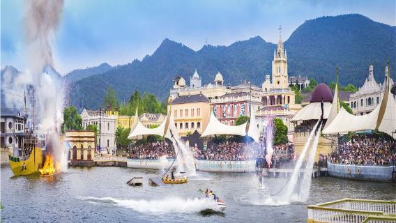 Shanghai round-trip to Dongyang Hengdian World Studios: Private customized charter + English guide