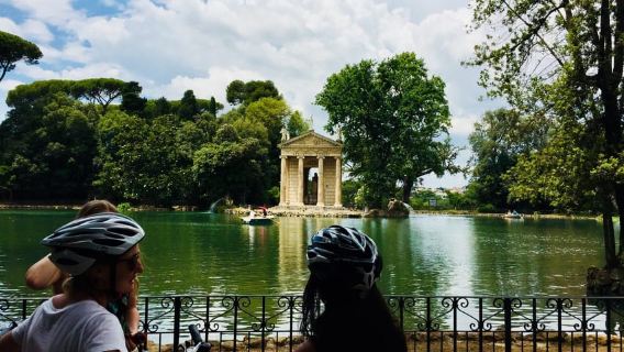 Roma: Tour privado en bicicleta eléctrica con gastronomía local