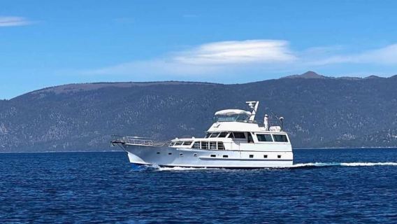 Lake Tahoe: Scenic Sunset Cruise with Drinks and Snacks