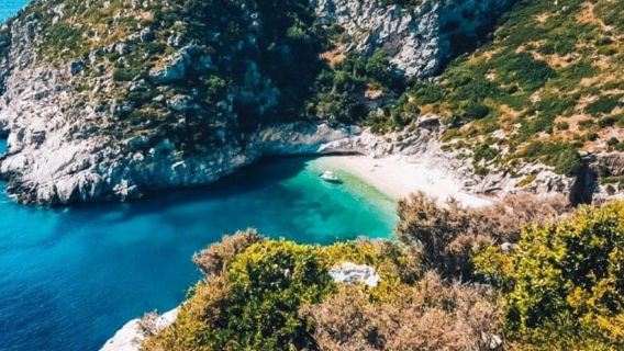 Gita in barca a Valona: grotta di Haxhi Ali e spiaggia di Saint Jan