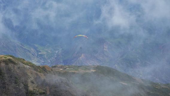 La Paz: Trải nghiệm dù lượn ở Thung lũng Andes