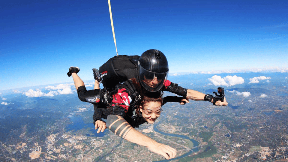 Sanya: Skydiving Experience with Helicopter or Aircraft