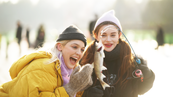 Hwacheon Sanforellen-Festival/9-Bogen-Eis-Tal-Wasserfall Tagesausflug zum Eisfischen - Abfahrt von Seoul