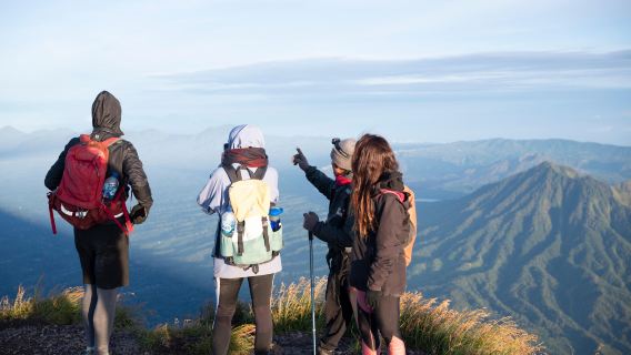 Aventura de senderismo en el volcán Agung: amanecer en la cima por la ruta de Besakih o Pasar Agung