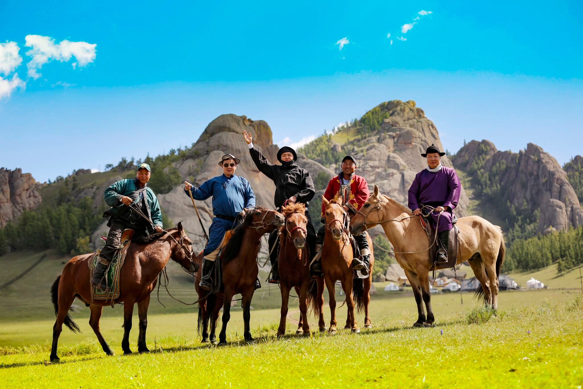 Excursión de un día al parque nacional de Gorkhi-Terelj (visita a una familia de pastores y experiencia de equitación)
