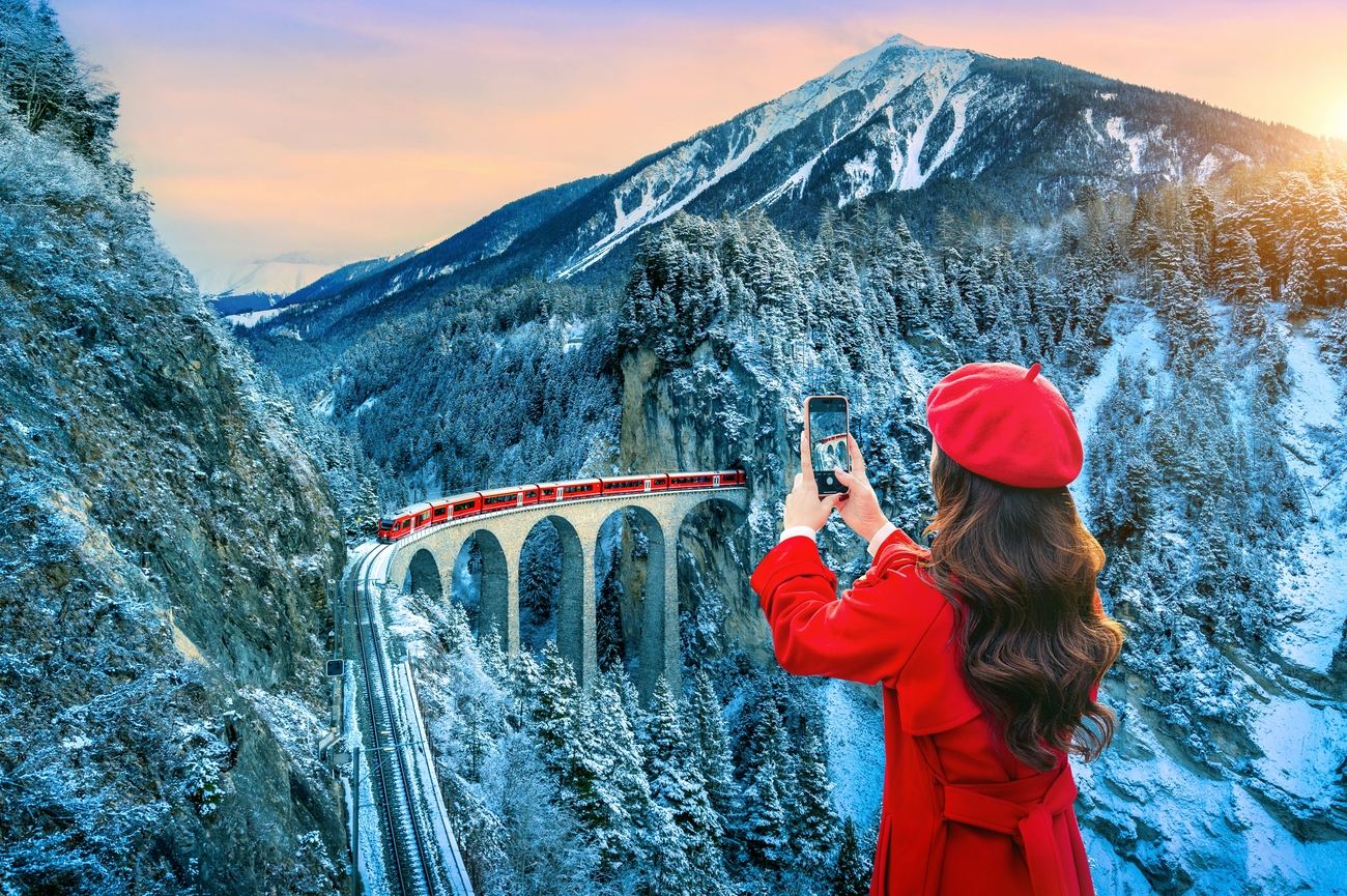 瑞士聖莫里茨+蒂拉諾+貝尼納快車一日遊【中文包車精選路線】