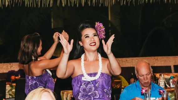Waikiki: Rock-A-Hula Show Ticket and Buffet Option