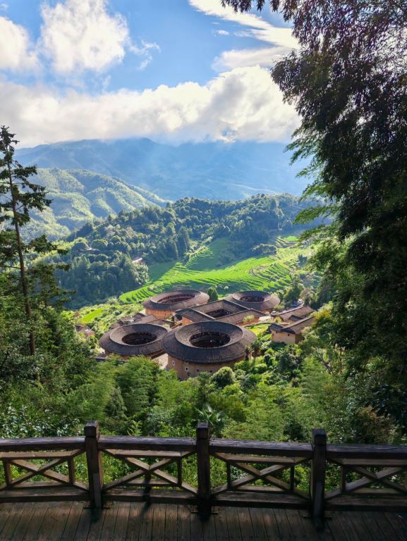 난징 톈뤄컹 토루 + 위창루 + 탑하촌 당일 치기 여행 + 일본어/한국어 가이드 + 문 앞 픽업 서비스