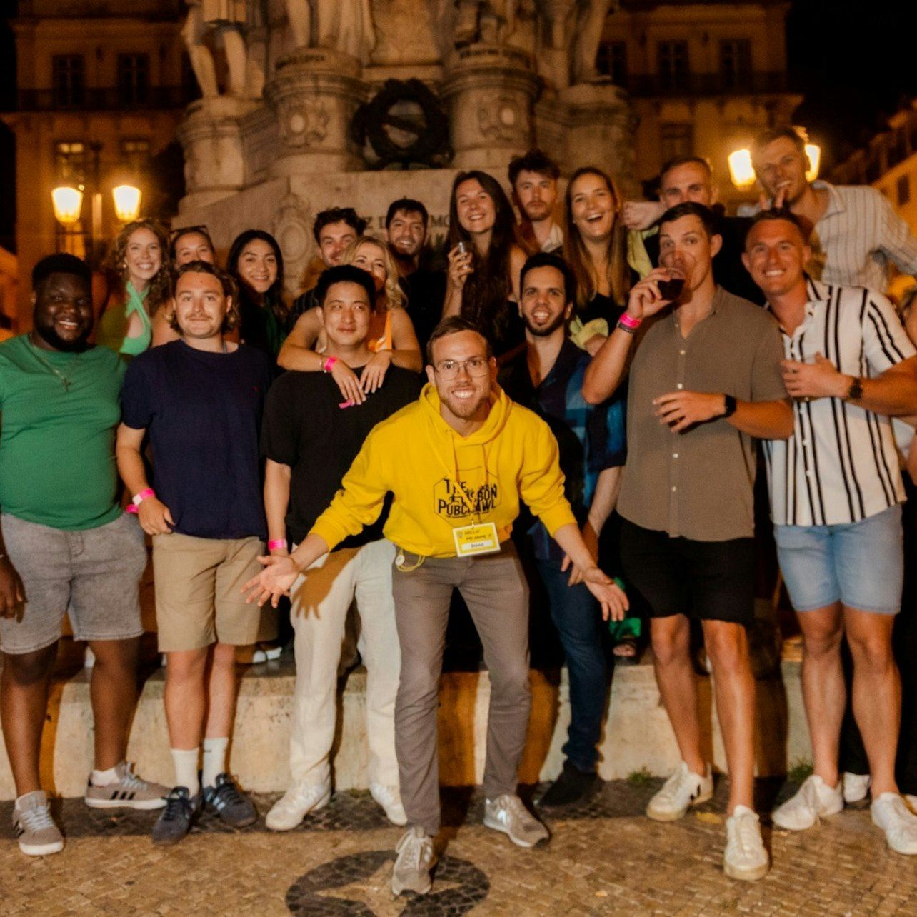 Lisbon: Pub Crawl with Open Bar, Shots, and VIP Club Entry