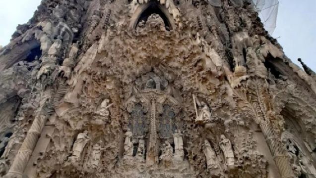 西班牙+巴塞隆拿聖家族大教堂+桂爾公園一日遊/行程可調-可定制