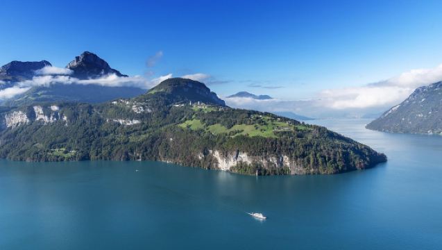 瑞士蘇黎世+龍疆+格林德瓦夢幻山坡+布里恩茨湖｜春季明星路線