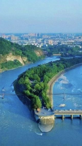 In-depth experience Chengdu panda base + Dujiangyan 1-day tour English join-in tour no shopping