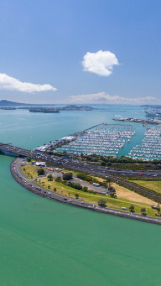 Auckland: Waitemata Harbour ~ sailing yacht tour [English group]