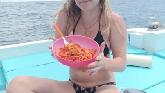 Naples: Posillipo Coast Snorkeling Cruise with Food & Drinks
