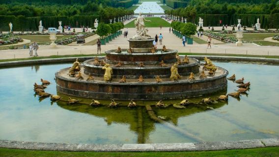 Versailles: Skip the Line Palace & Marie Antoinette's Hamlet
