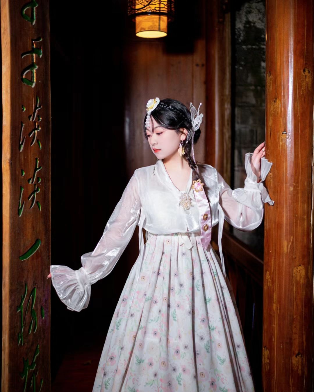 Yangquan Travel Photography[Driver and director + makeup and clothing + itinerary customization + aerial micro-film + free negatives + no limit on the number of people]