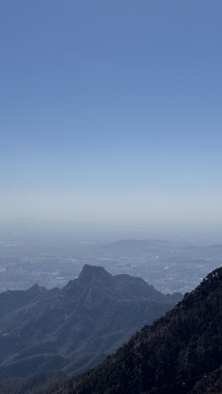 青島発 泰安往復 泰山風景区＋玉皇頂＋岱廟ワンデーツアー（英語サービス対応）