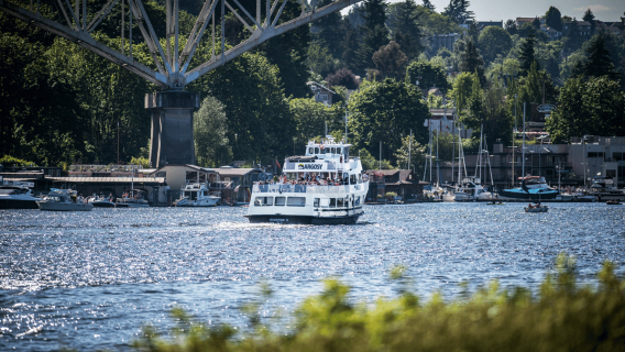 Seattle: Locks Cruise with Local Guide