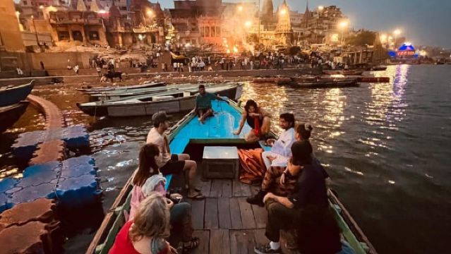 Varanasi: tour a piedi dell'antico ghat con guida locale