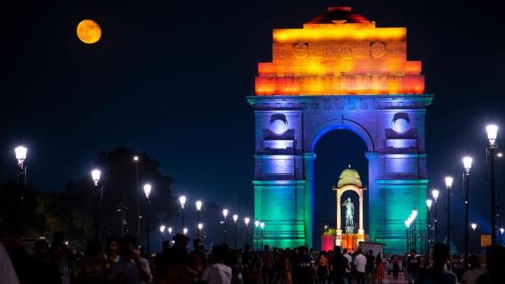 Da Delhi: tour della vita notturna con cibo e bevande