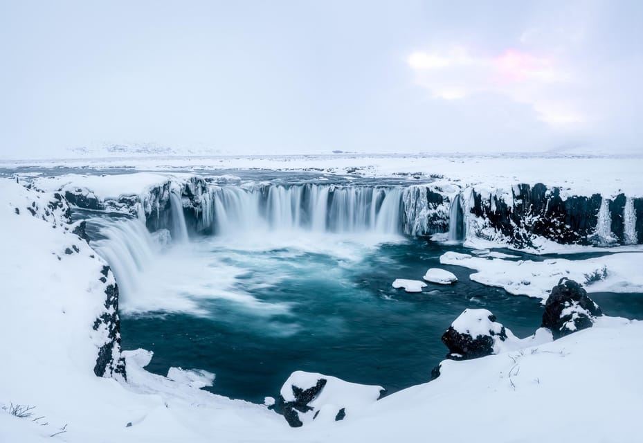 Von Akureyri: Wintertour zum Goðafoss