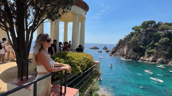 Barcelona: Private Marimurtra Botanical Garden & Blanes Tour