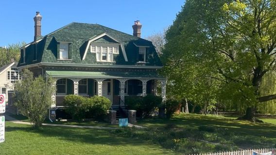 Tour durch die östlichen Stadtviertel von Toronto: Offener Bus und Live-Guide