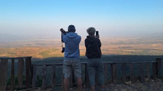 Nairobi: Lake Naivasha & Hell's Gate National Park Day Trip