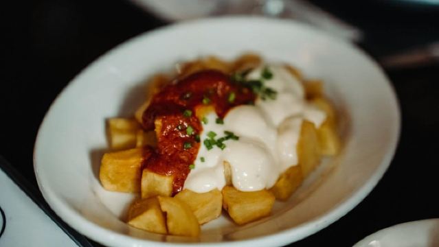 มาดริด: คลาสทำอาหารปาเอญ่าและทาปาสพร้อมเยี่ยมชมตลาด