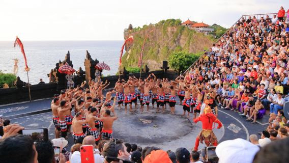Tiket Tarian Api Kecak Uluwatu dan Kemasukan Kuil Matahari Terbenam dengan Pengambilan