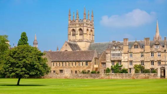 Tour di gruppo di un giorno a Londra: passeggiata a Oxford + Casa natale di William Shakespeare + Castello di Warwick (include biglietto d'ingresso)