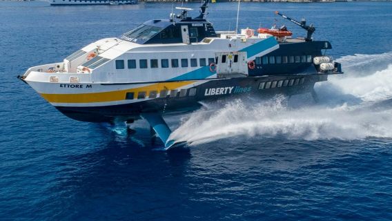 Liparische Inseln: Einzelfahrt mit der Fähre von Lipari nach Alicudi