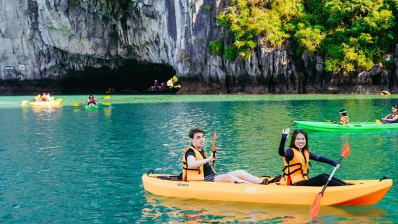 Vịnh Hạ Long: Du thuyền + Ăn trưa + Đồ uống + Dịch vụ đưa đón (tùy chọn)