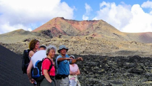Parco Naturale dei Vulcani: Escursione Guidata + Trasferimenti + Spuntino
