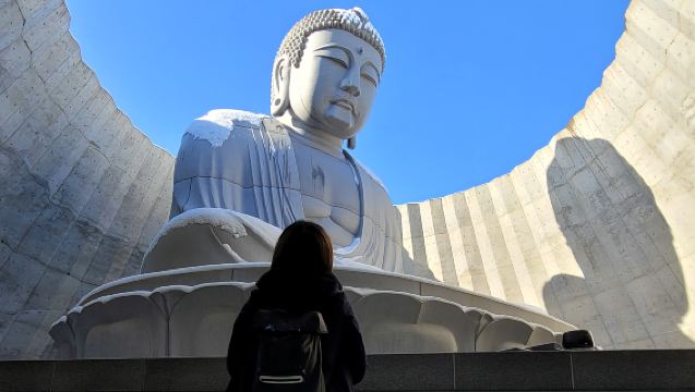 Sapporo Hokkaido Classic 1-Day Tour: Jozankei Onsen + Hill of the Buddha + Hokkaido Jingu
